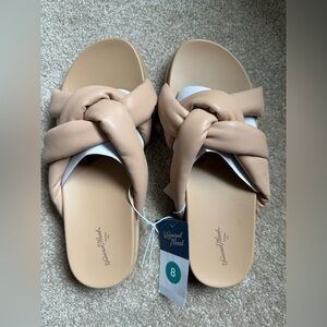 Universal Thread Sandals